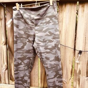 Forever 21 cami Capri